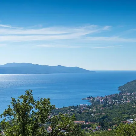 Opatija Holiday home *