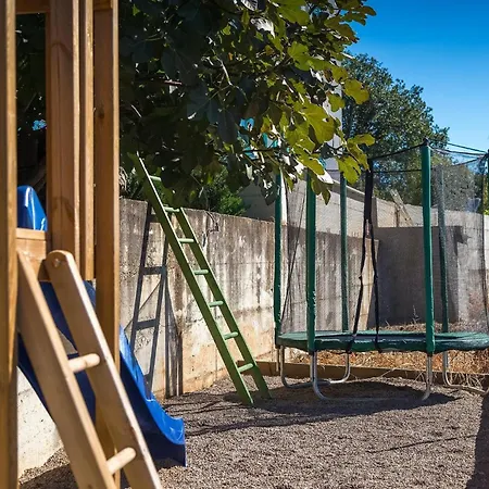 بيت للعطل Marina Marcici